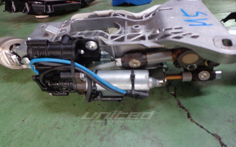 日本外匯 BMW M5 M6 E60 2008年 25839KM 5.0 原廠方向機柱 | 聯結汽車有限公司 T&UNITED Racing.