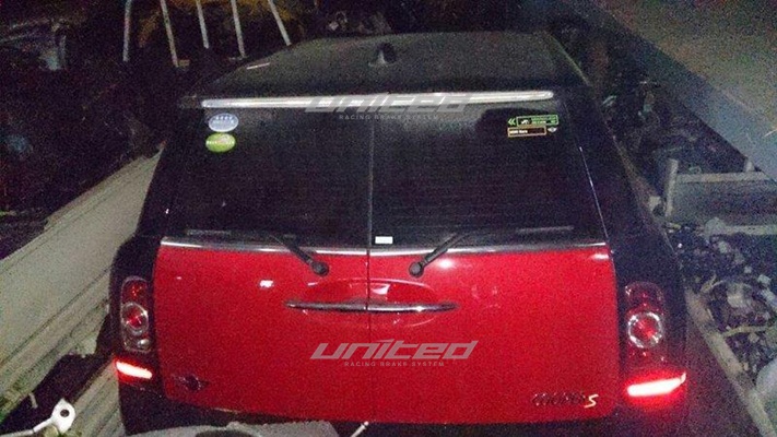 日本外匯 MINI COOPERS R56 CLUB MAN 2012年 1.6 5AT 車後屁股車尾完整車台鈑件 | 聯結汽車有限公司 T&UNITED Racing.