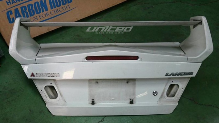 日本外匯 三菱 MITSUBISHI EVO5 原廠後行李廂蓋+尾翼-白 | 聯結汽車有限公司 T&UNITED Racing.