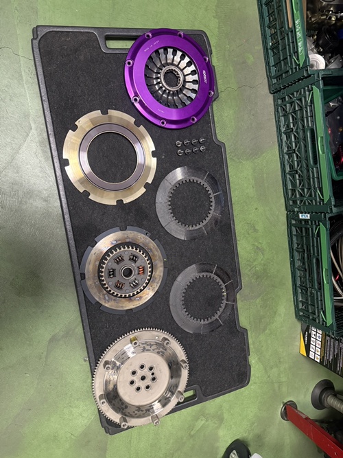 日本外匯 Evo4-9 EXEDY Hyper Twin carbon-D 碳纖維雙片式離合器組 （9成） | 聯結汽車有限公司 T&UNITED Racing.