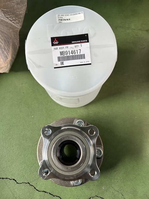 三菱原廠 CT9A  原廠前輪軸承