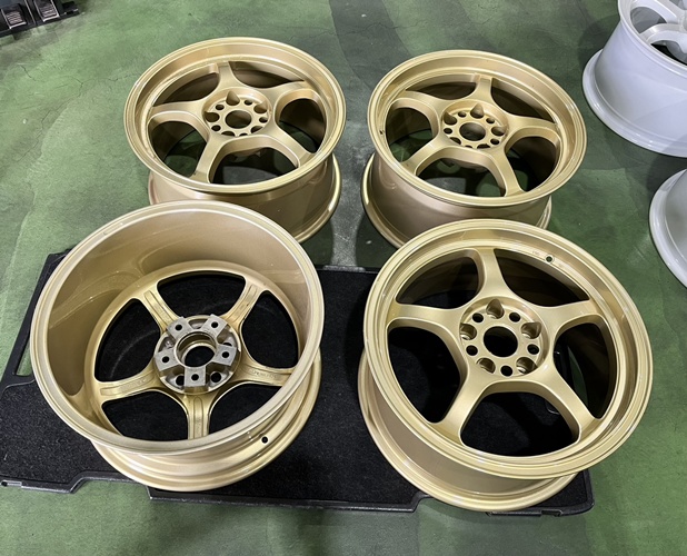 日本外匯 RAYS 5孔114.3 17*8.5J ET30 鋁圈