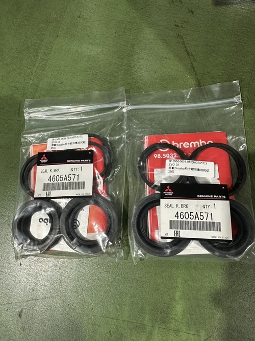 日本外匯 EVO10 原廠Brembo前卡鉗活塞油封組